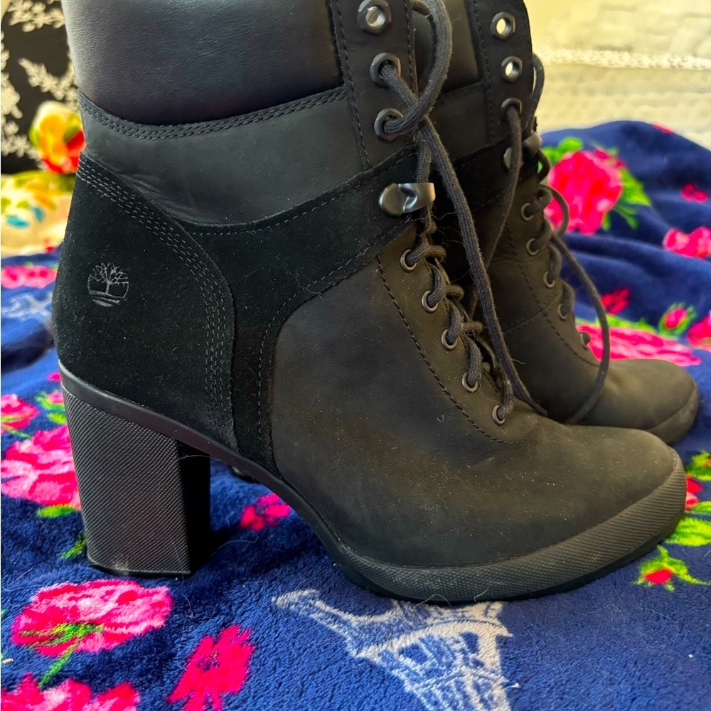 Black Timberland Stacked Heel Boots, size 9